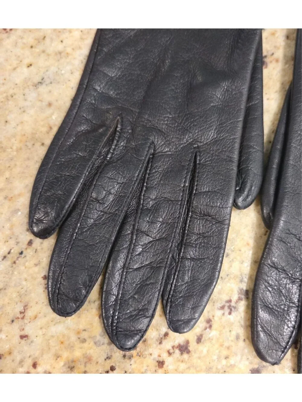 Vintage Womens Size 7 S/M Black Soft Leather Antron Lined Short Gloves